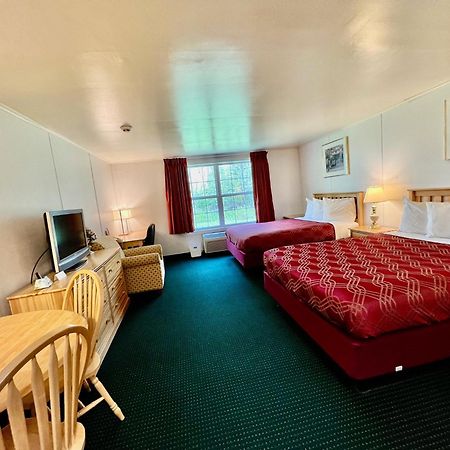Rodeway Inn & Suites Brunswick Near Hwy 1 Экстерьер фото