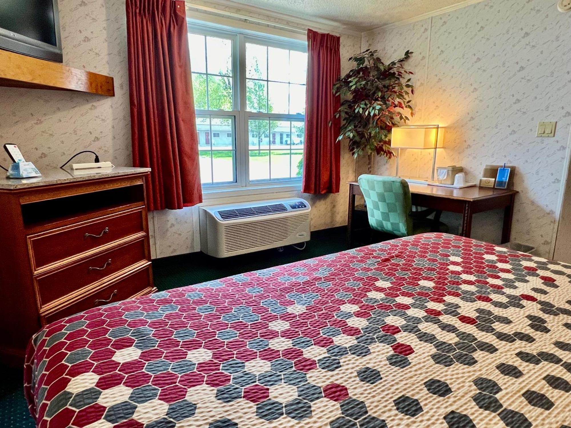 Rodeway Inn & Suites Brunswick Near Hwy 1 Экстерьер фото